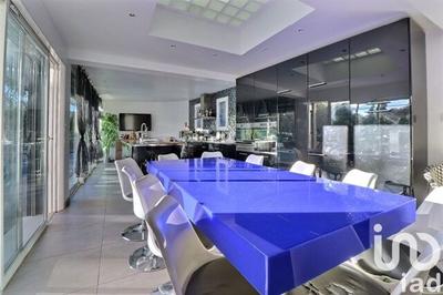 Maison - 279 m² - 7 pièces