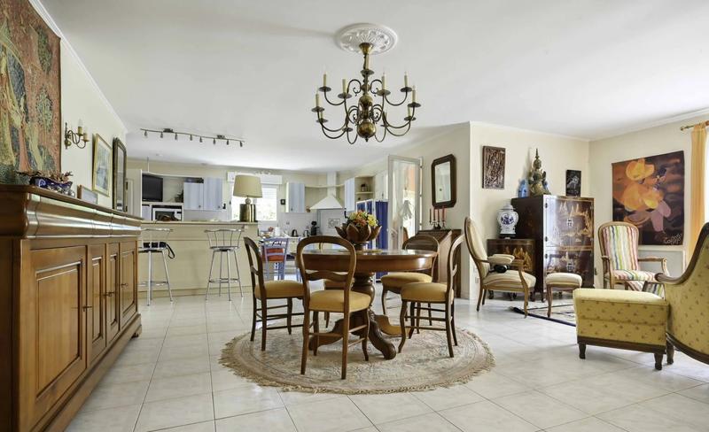 Maison - 184 m² - 8 pièces