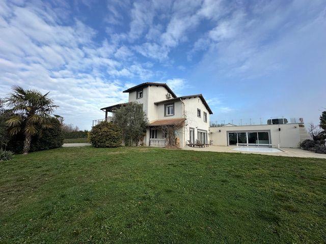 Villa - 304 m² - 7 pièces