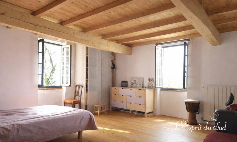 Maison ancienne - 202 m² - 6 pièces