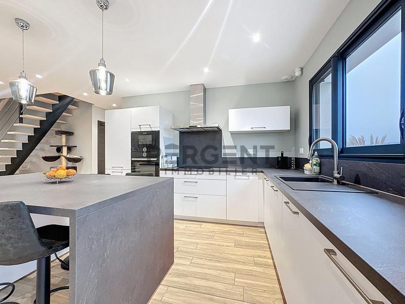 Maison - 115 m² - 5 pièces