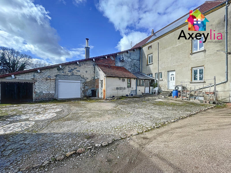 Maison - 240 m² - 12 pièces