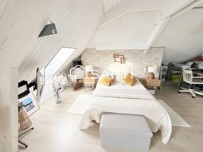 Maison - 210 m² - 8 pièces