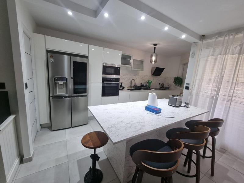 Appartement - 97 m² - 4 pièces