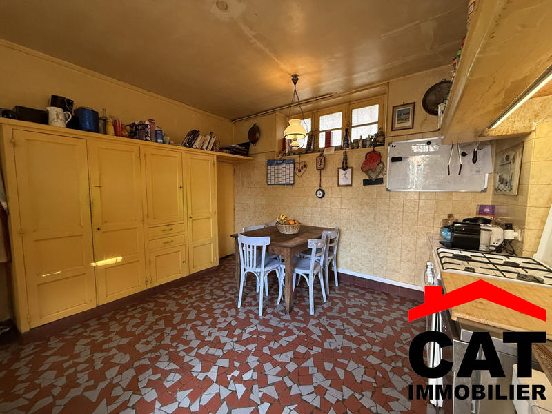 Maison - 366 m² - 13 pièces