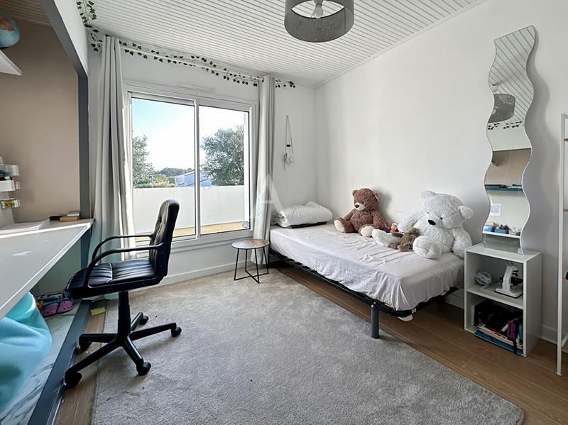 Maison - 223 m² - 7 pièces