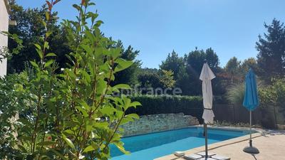 Maison - 122 m² - 6 pièces