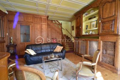 Maison - 214 m² - 8 pièces