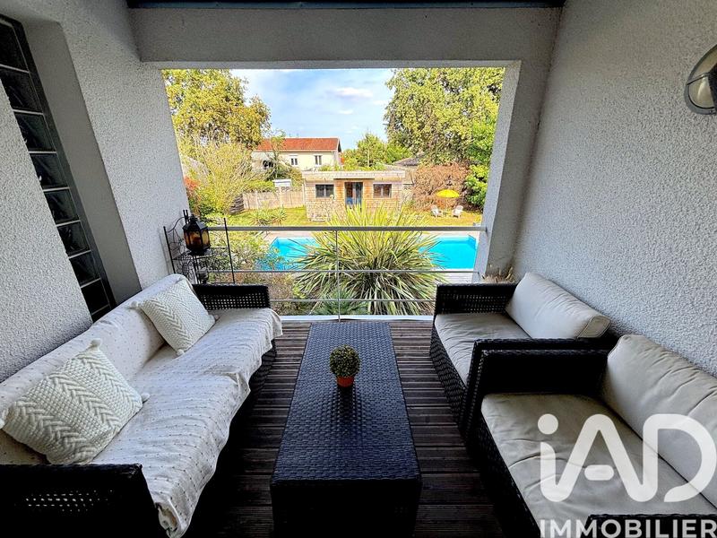 Maison - 260 m² - 9 pièces