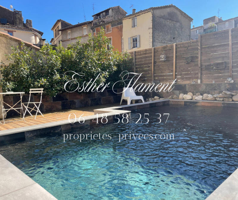 Maison - 397 m² - 10 pièces