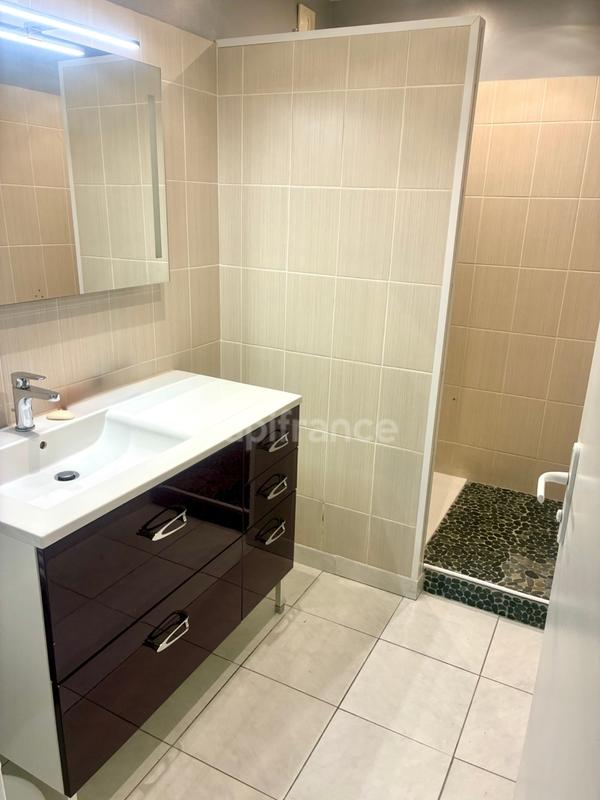 Appartement - 81 m² - 5 pièces