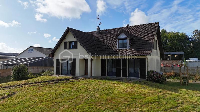 Maison traditionnelle - 180 m² - 8 pièces