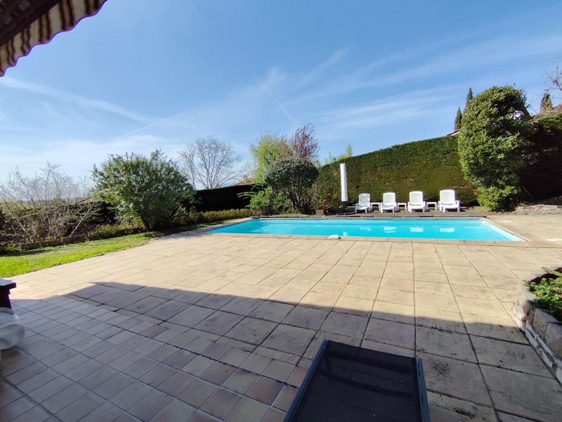 Maison - 166 m² - 6 pièces