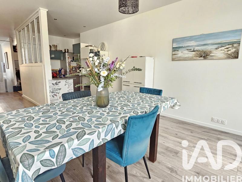 Maison - 220 m² - 8 pièces