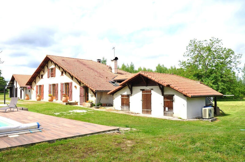 Maison - 209 m² - 6 pièces