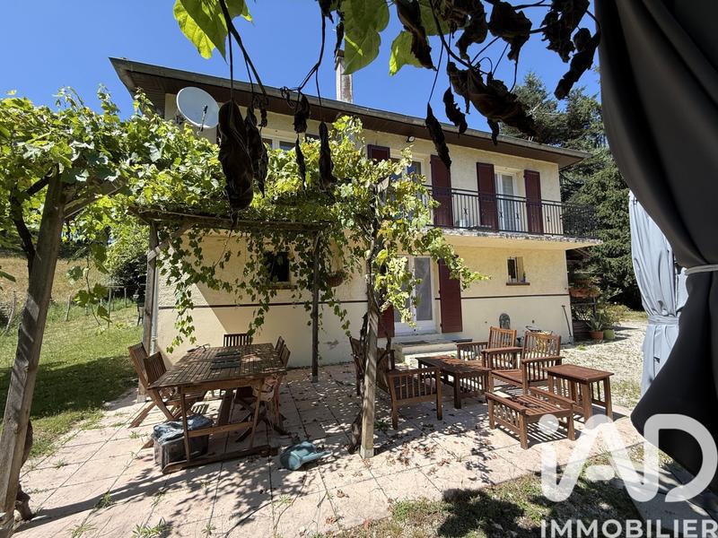 Maison - 140 m² - 8 pièces