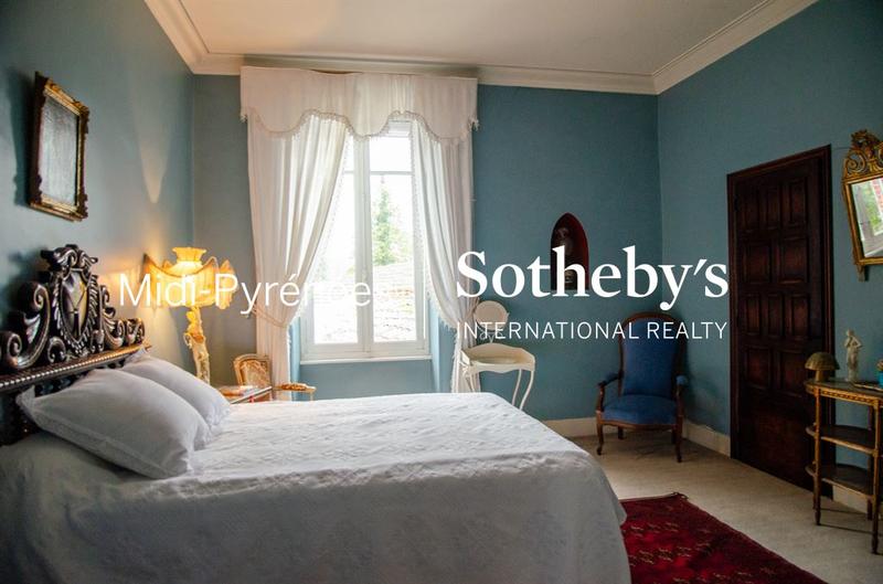 Maison - 500 m² - 16 pièces