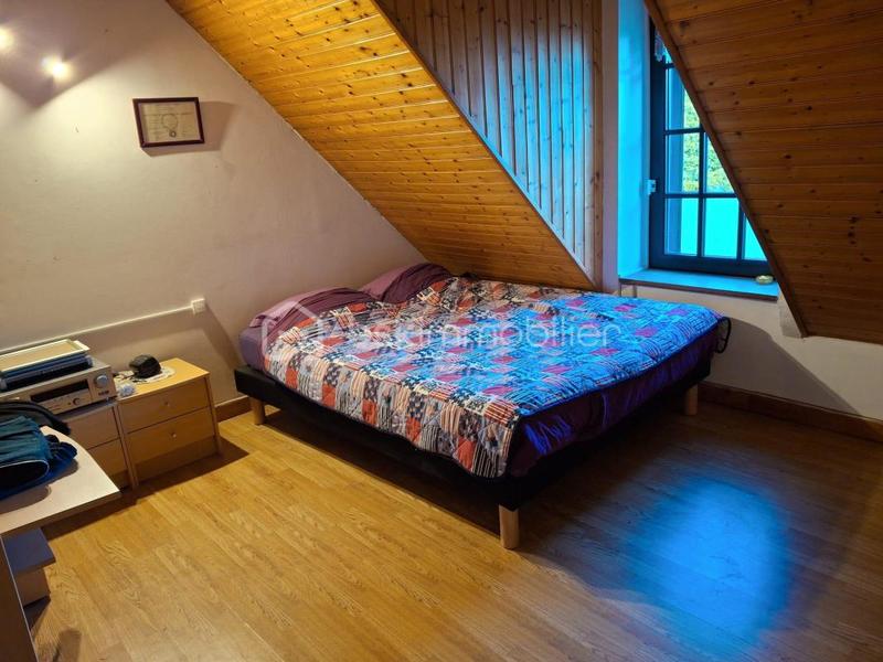 Maison - 215 m² - 7 pièces