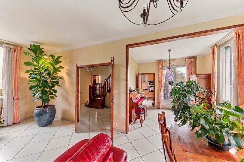 Maison - 215 m² - 8 pièces