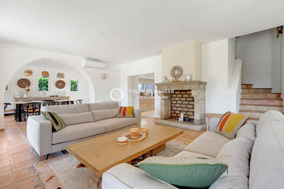 Villa - 250 m² - 5 pièces