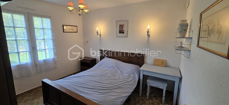 Maison - 244 m² - 9 pièces