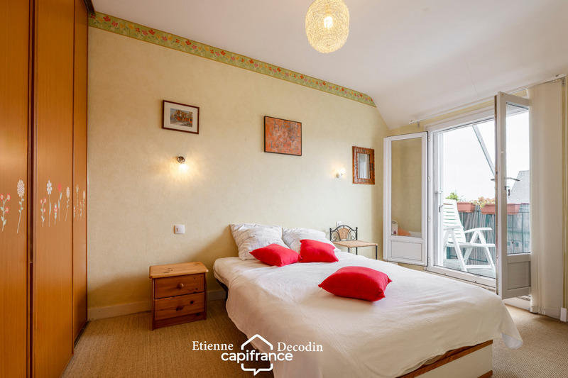 Maison - 95 m² - 5 pièces