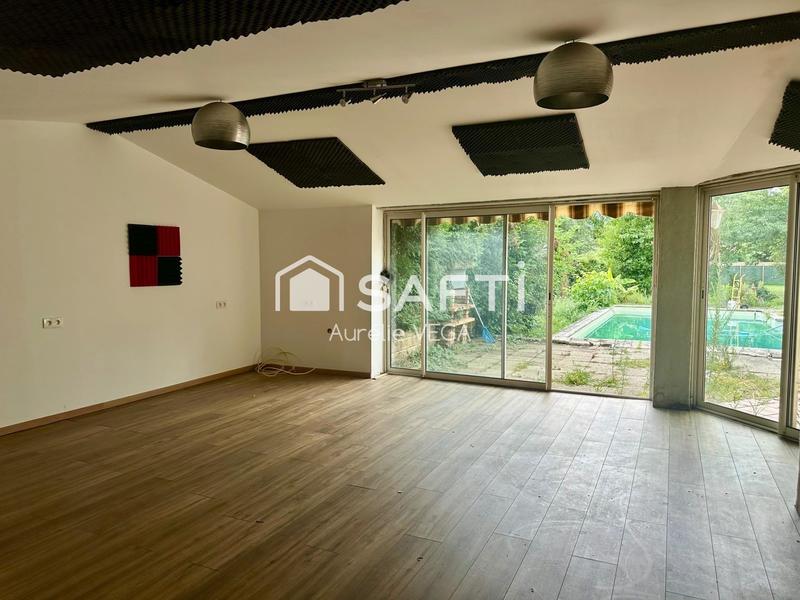 Maison - 180 m² - 5 pièces