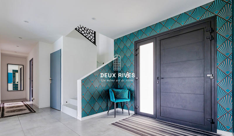 Maison contemporaine - 350 m² - 10 pièces