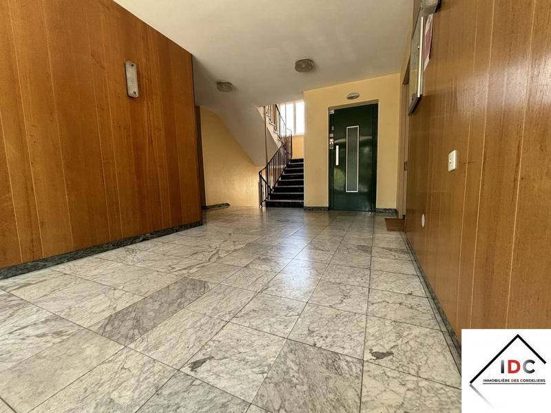 Appartement - 82 m² - 3 pièces