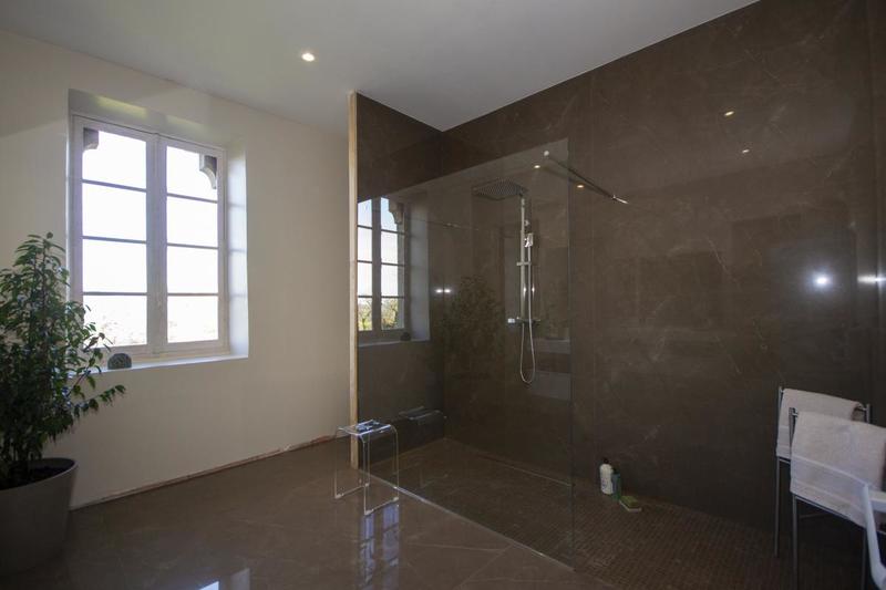 Villa - 244 m² - 9 pièces