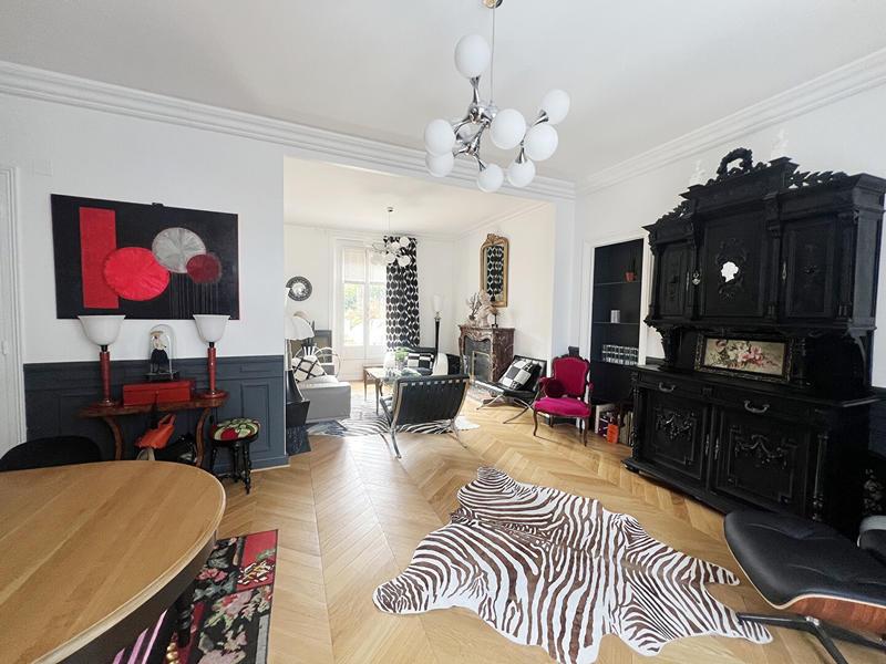 Maison - 200 m² - 7 pièces