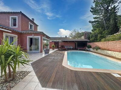 Villa - 190 m² - 8 pièces