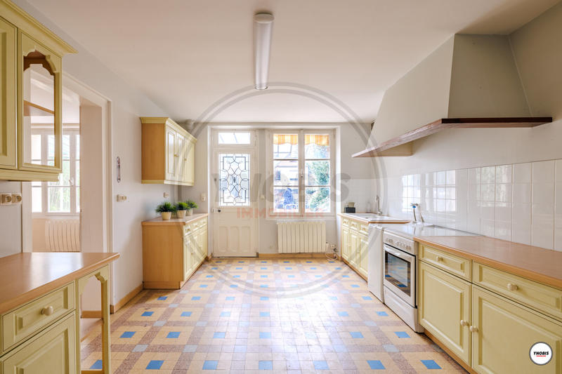 Maison - 180 m² - 6 pièces