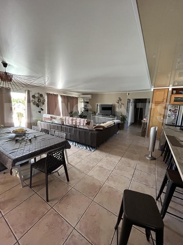 Villa - 250 m² - 8 pièces