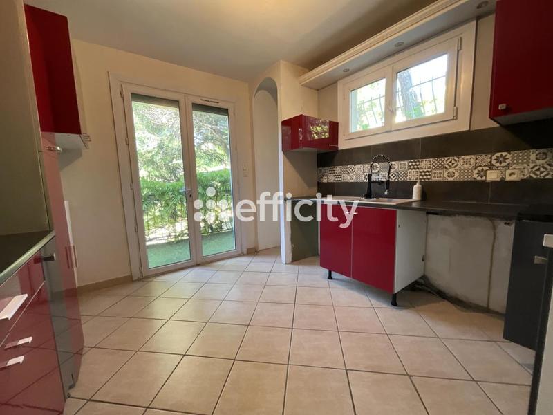 Maison - 215 m² - 11 pièces