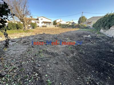 Terrain constructible - 746 m²