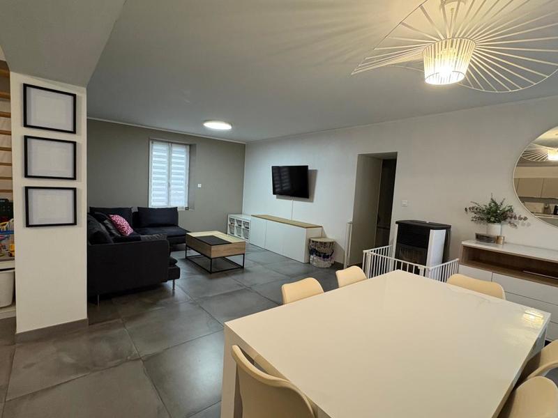 Maison en pierre - 108 m² - 4 pièces