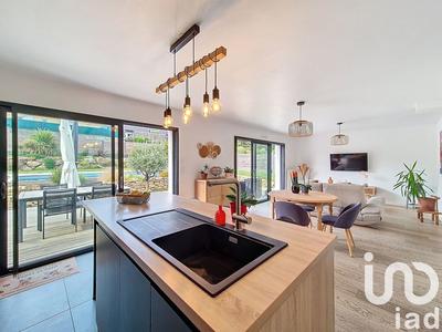 Maison - 111 m² - 6 pièces