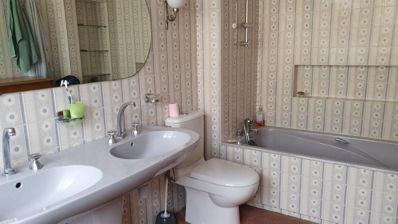 Maison - 270 m² - 8 pièces