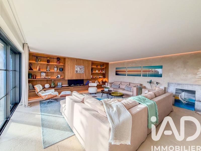 Maison - 245 m² - 5 pièces