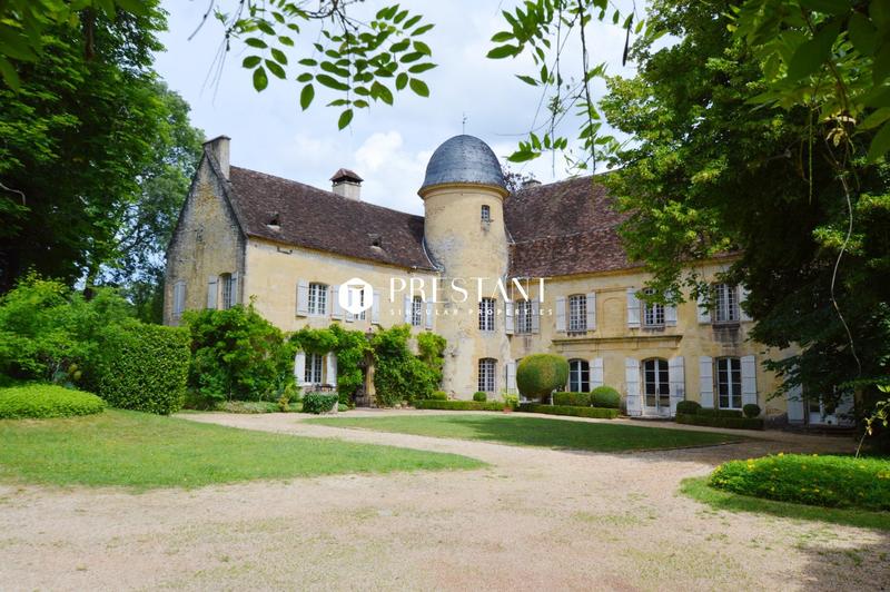 Château - 450 m² - 6 pièces