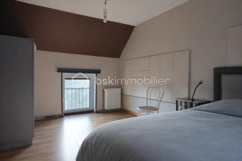 Maison - 217 m² - 6 pièces