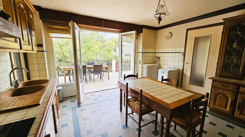 Propriété - 170 m² - 8 pièces