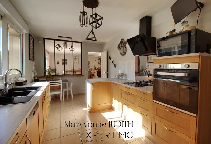 Maison - 158 m² - 6 pièces