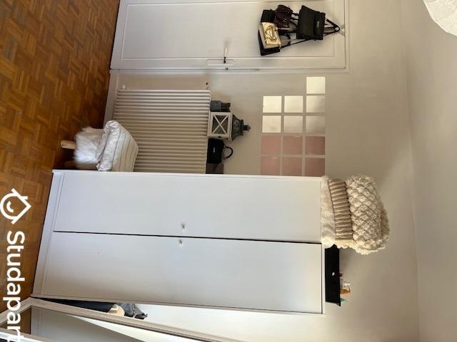 Chambre - 15 m² - 1 pièce