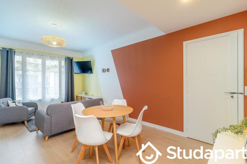 Chambre - 10 m² - 1 pièce