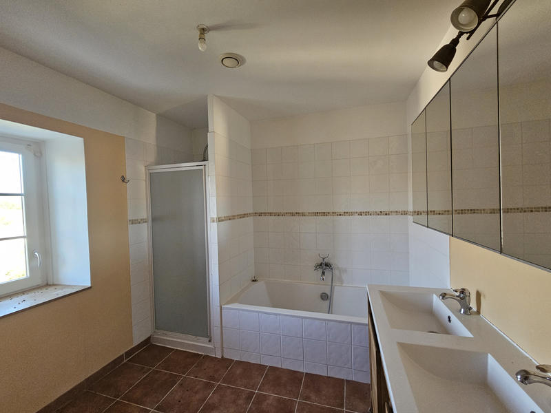 Maison - 270 m² - 10 pièces