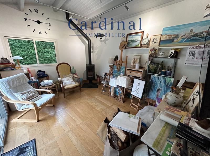 Maison - 220 m² - 13 pièces