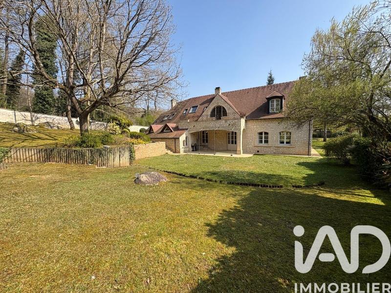 Maison - 253 m² - 8 pièces