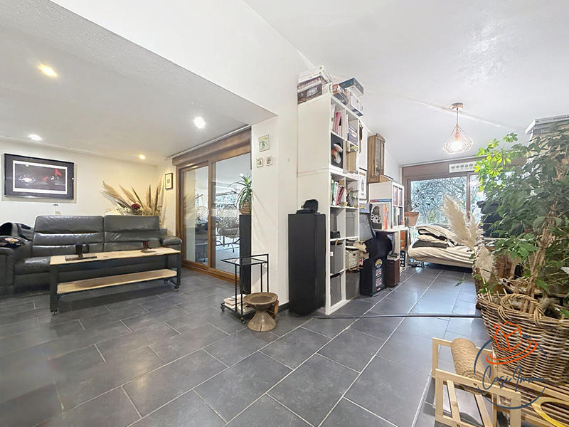 Maison - 210 m² - 8 pièces